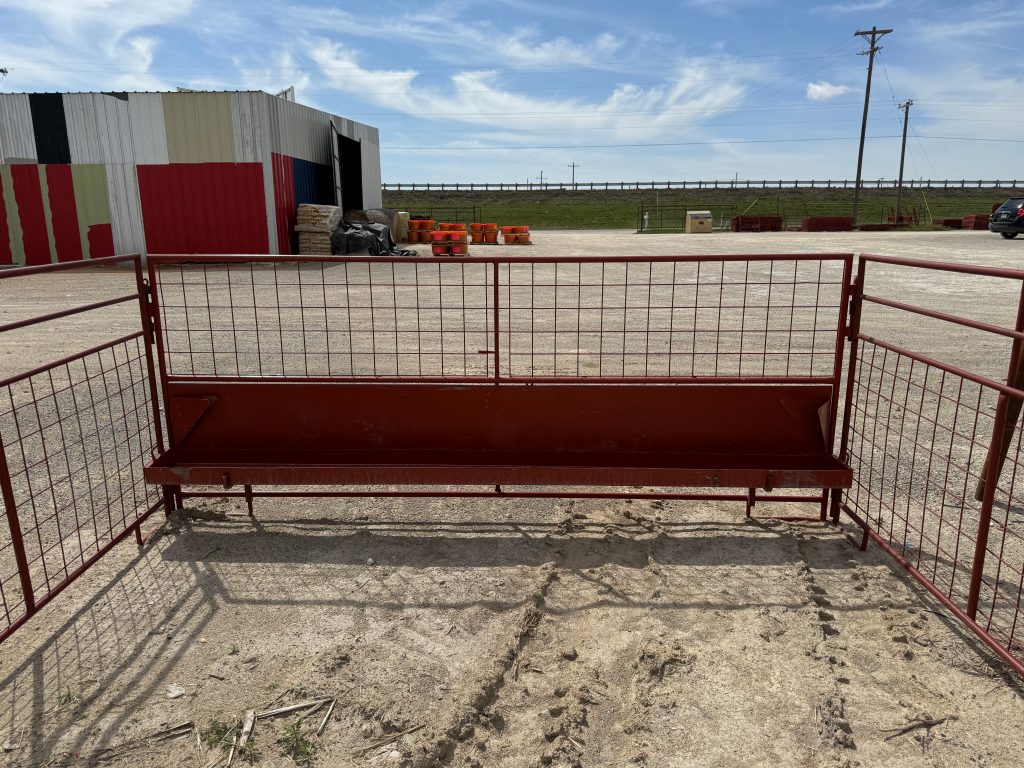 Sheep & Goat Pen with Feeder